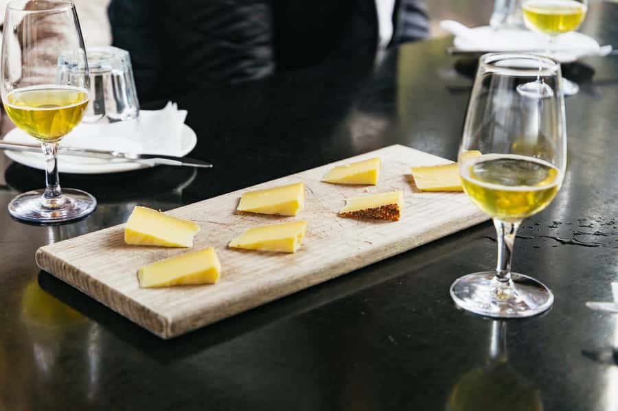 Hobart: Bruny Island Gourmet Sightseeing Day Tour - Cheese, ale, and the first taste of Bruny