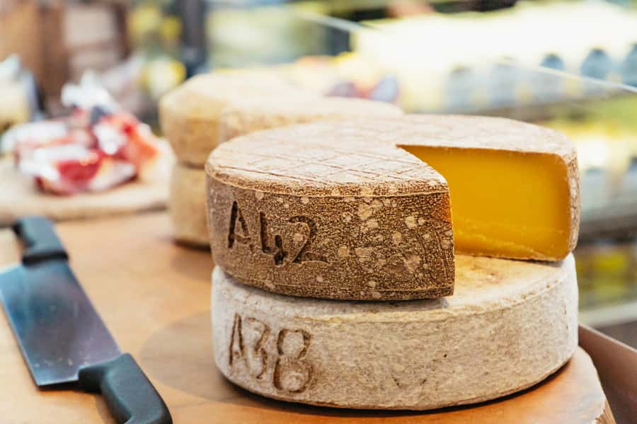 Hobart: Bruny Island Gourmet Sightseeing Day Tour - Oysters and lunch at Adventure Bay