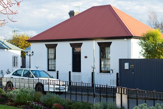 Hobart City Sightseeing Tour including MONA Admission - Fifty minutes in the Royal Tasmanian Botanical Gardens