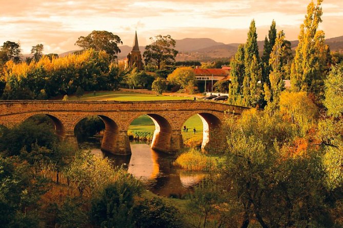Hobart Highlights Day Tour - Richmond’s sandstone streets and convict past