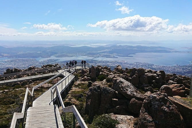 Hobart Hop-On Hop-Off Bus & kunanyi/Mt Wellington Tour - Sandy Bay, Wrest Point, and Cascade Brewery