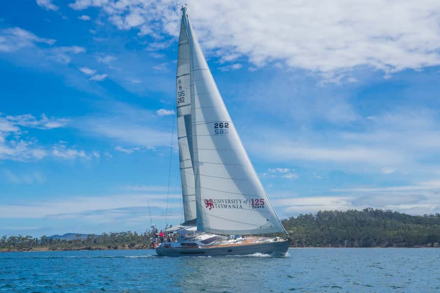 Hobart: Luxury Yacht Scenic Sailing Tour with Snacks - Why Helsal IV gives Hobart a better view