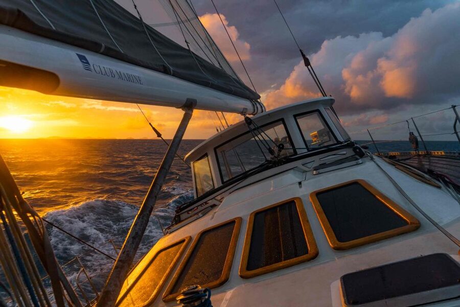 Hobart: Luxury Yacht Scenic Sailing Tour with Snacks - How the weather changes the ride