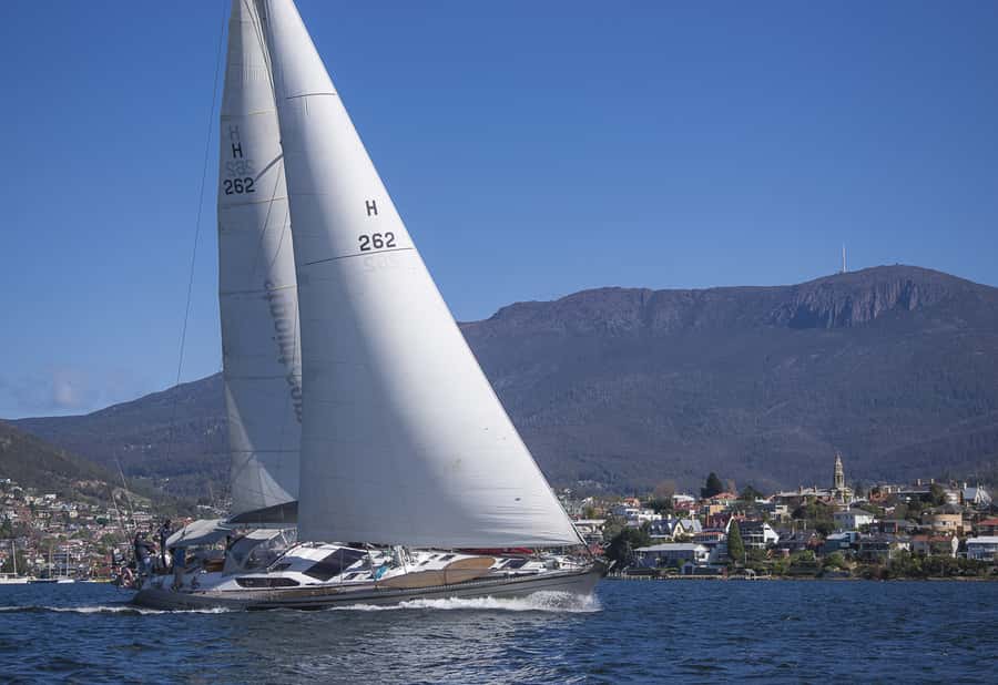 Hobart: Luxury Yacht Scenic Sailing Tour with Snacks - A yacht that lets you join in