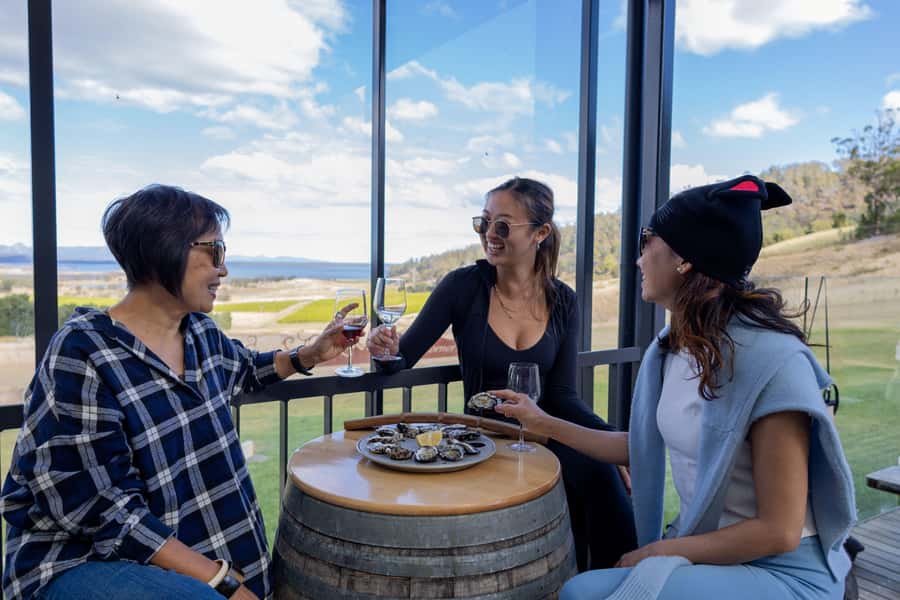 Hobart: Wineglass Bay & Freycinet Active Day Tour - The 7:25am start and the long eastern-coast road