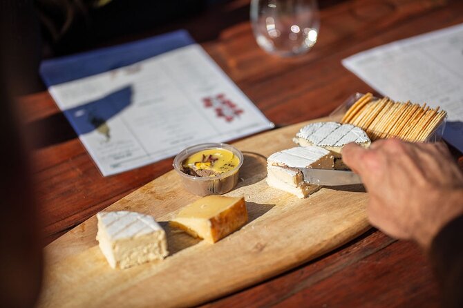 Hop on Hop off Wine tasting tour to Tamborine Mountain - What the guide adds to the day