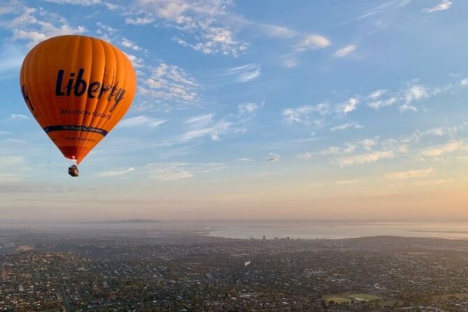 Hot Air Balloon Flights Geelong (The Great Ocean) + Breakfast - A quiet start above Geelong