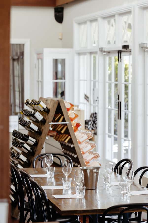 Hunter Valley: Wine Tour with 2-Course Lunch, Choc & Cheese - A two-course lunch with local wine