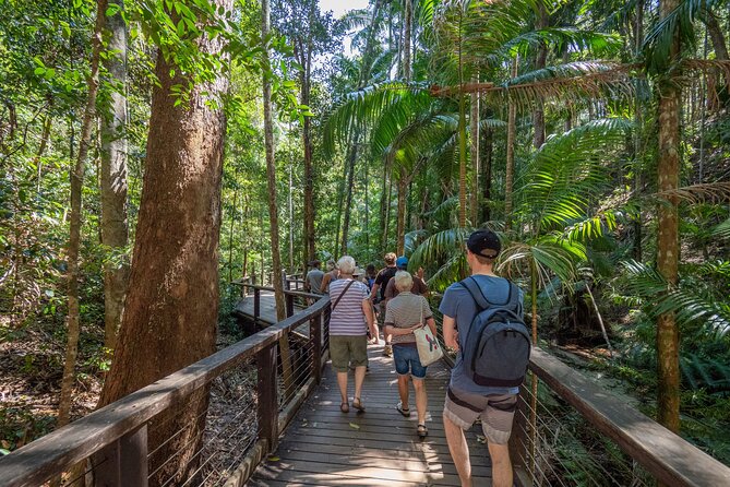 K'gari (Fraser Island) All Inclusive Day Tour - Guides, transport, and the group experience