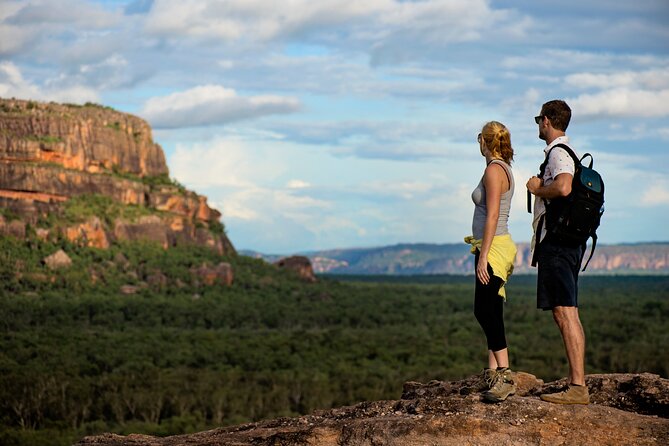 Kakadu National Park Wildlife & Ubirr Rock Art Tour from Darwin - Lunch planning at Corroboree Park Tavern
