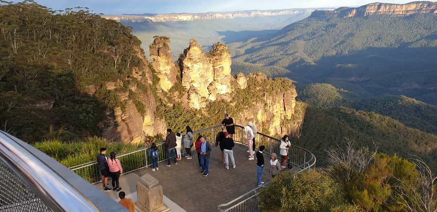 Katoomba: Blue Mountains Full-Day Hop-On Hop-Off Bus Tour - Leura Cascades, Gordon Falls, and the Pool of Siloam