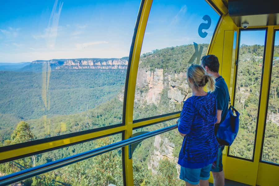 Katoomba: Lyrebird Hop-On Hop-Off and Scenic World Pass - The hop-on hop-off route: lookouts, walks, and waterfalls