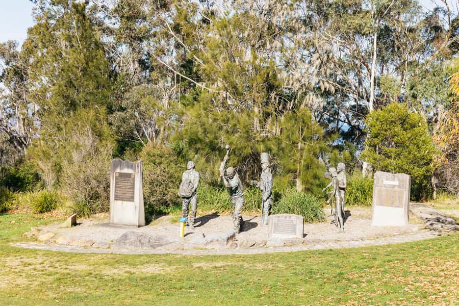 Katoomba: Lyrebird Hop-On Hop-Off and Scenic World Pass - Scenic Walkway: the slower part of the visit