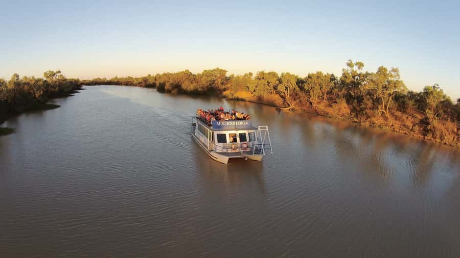 Longreach: Drover's Sunset Cruise & Outback Dinner & Show - Key things to know before you book