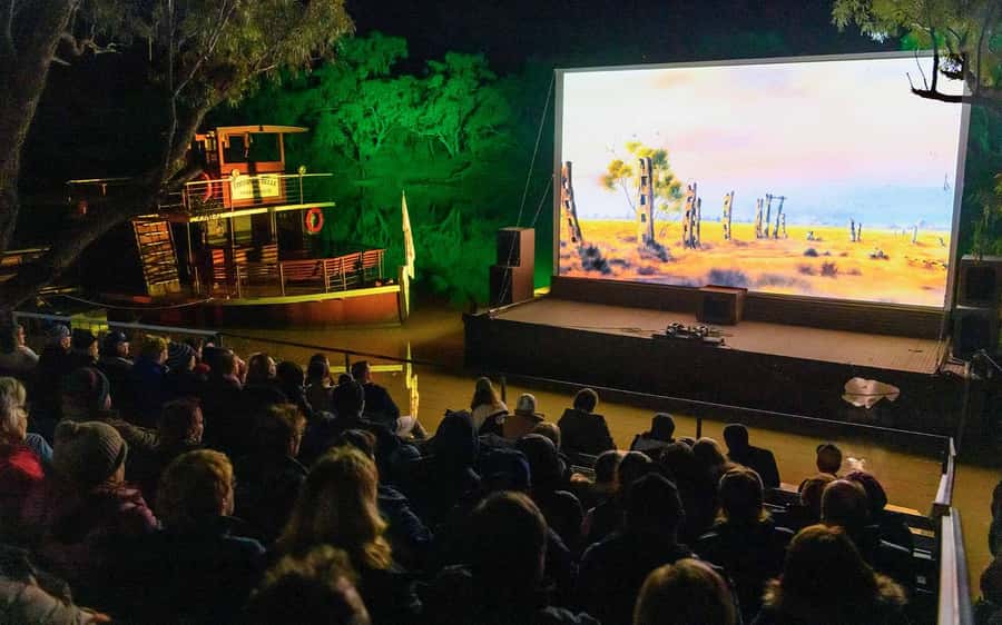 Longreach: Sunset Paddlewheeler Cruise, Show and Dinner - A stockman’s dinner beside the campfire