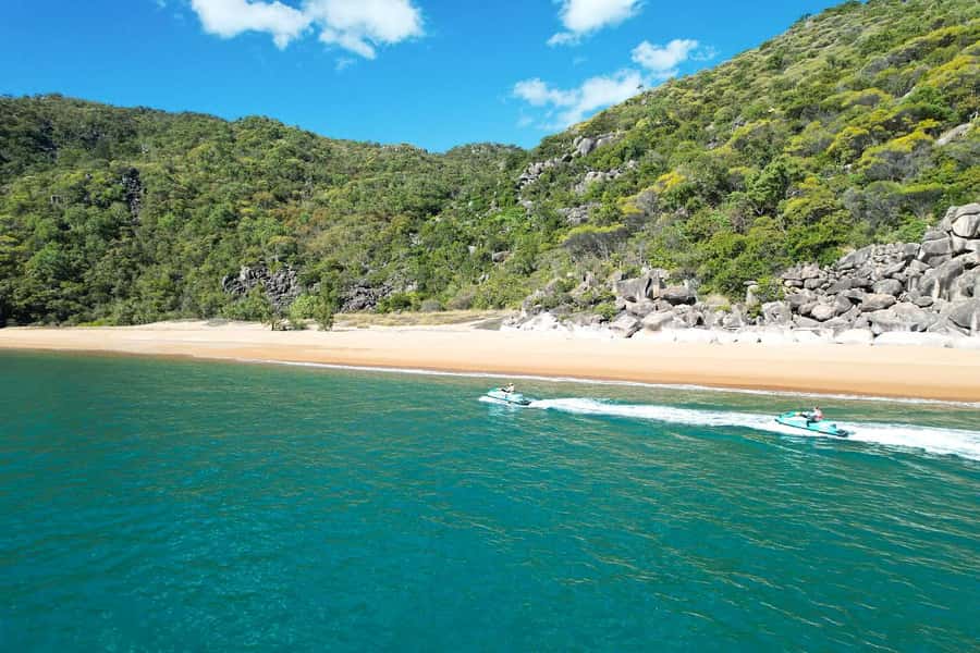 Magnetic Island: 5 Beach Bay Jet Ski Tour - The 30-minute briefing at Horseshoe Bay