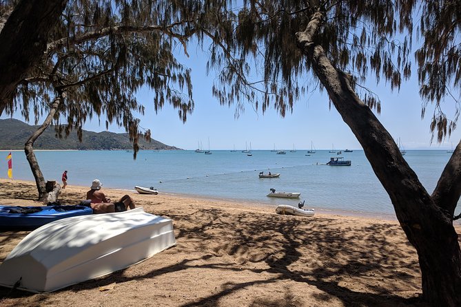 Magnetic Island Tour: Maggie Comprehensive - Geoffrey Bay and the search for rock wallabies