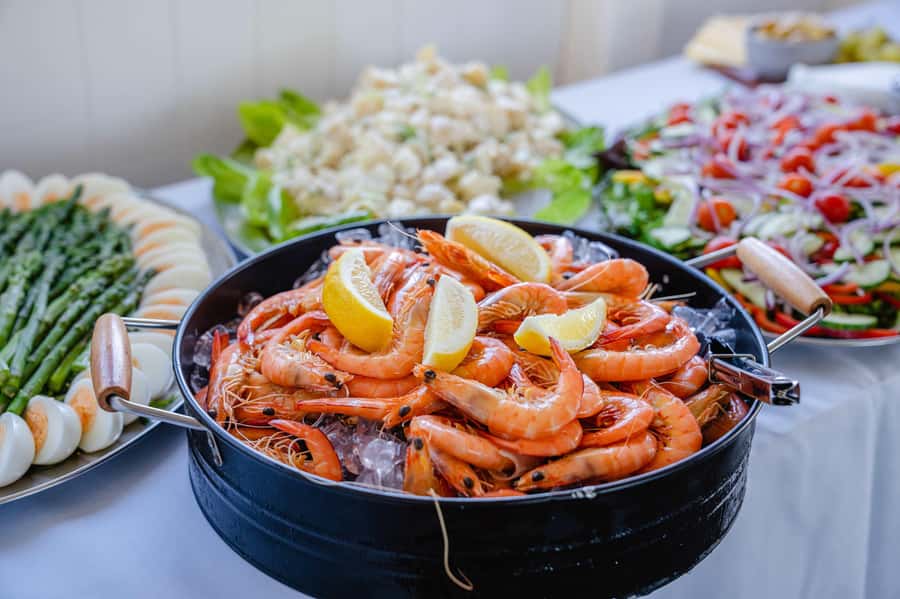 Mandurah: Murray River Lunch Cruise - A seasonal buffet with a view
