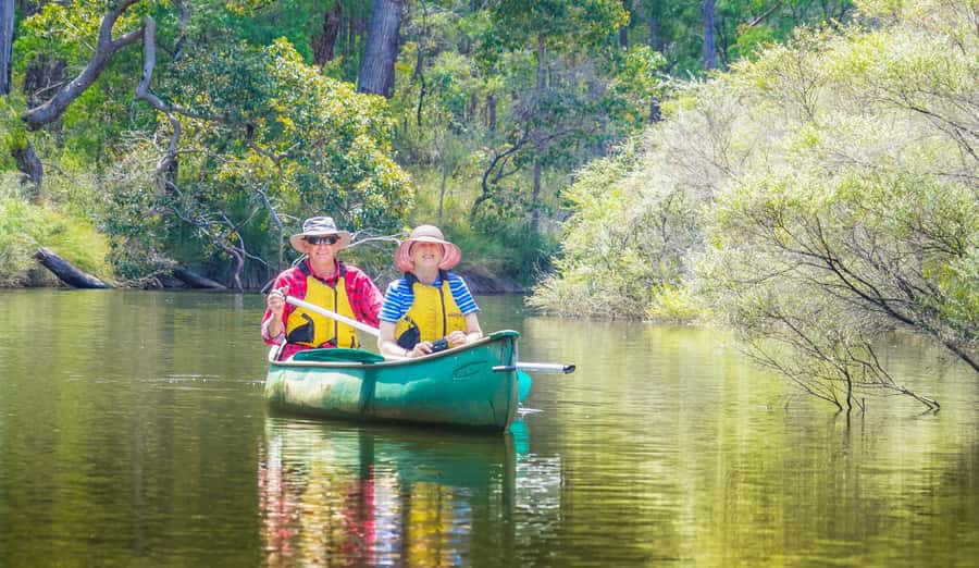Margaret River: Guided Canoe & 4x4 Tour with Lunch & Wine - Fraser Gallop Estate: lunch with wine barrels