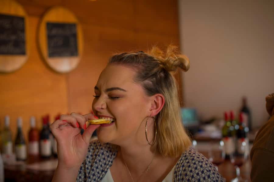Margaret River: Winery Tour with Lunch and Brewery Visit - What the guides add to the day