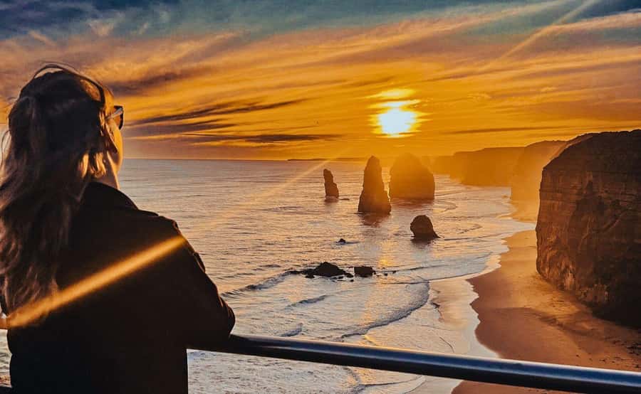 Melbourne: 12 Apostles Sunset Tour - Less Crowds - Why sunset is worth the late return