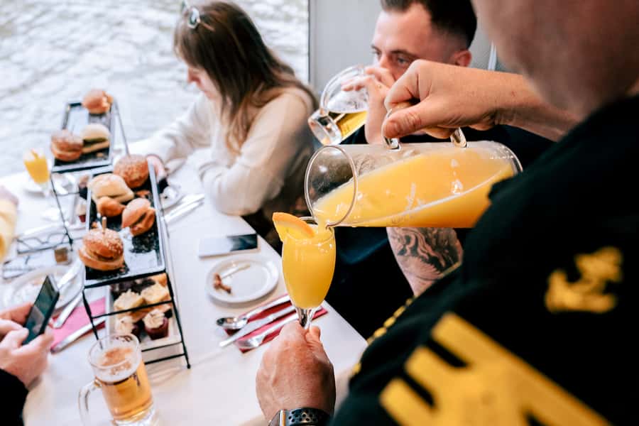 Melbourne: 2-Hour Bottomless Brunch Cruise - Brunch with sweet and savoury choices
