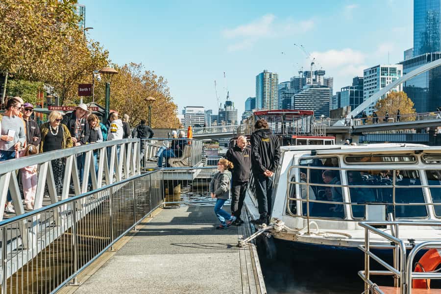 Melbourne: 2-Hour City Highlights River Cruise - The important river-level limitation