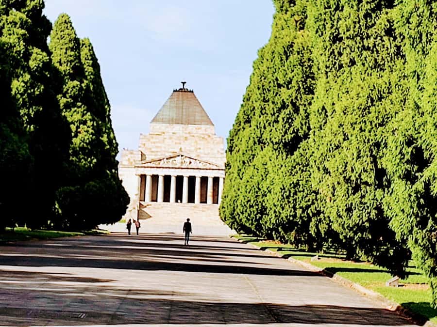 Melbourne 3-Hour Small Group Tour with Beach Boxes - Albert Park Lake and Melbourne’s sporting side