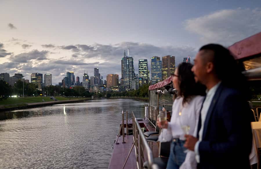 Melbourne: 4-Course Dinner Cruise with Drinks - Choosing your table and managing the views
