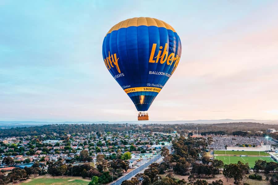Melbourne: Balloon Flight at Sunrise - Safety briefing and the one-hour flight