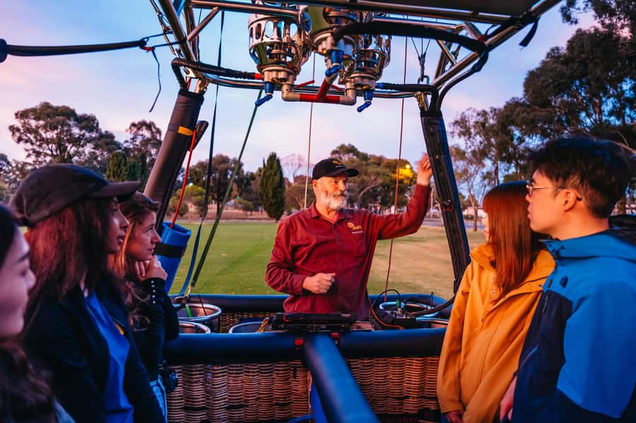 Melbourne: Balloon Flight at Sunrise - Why the changing landing spot matters