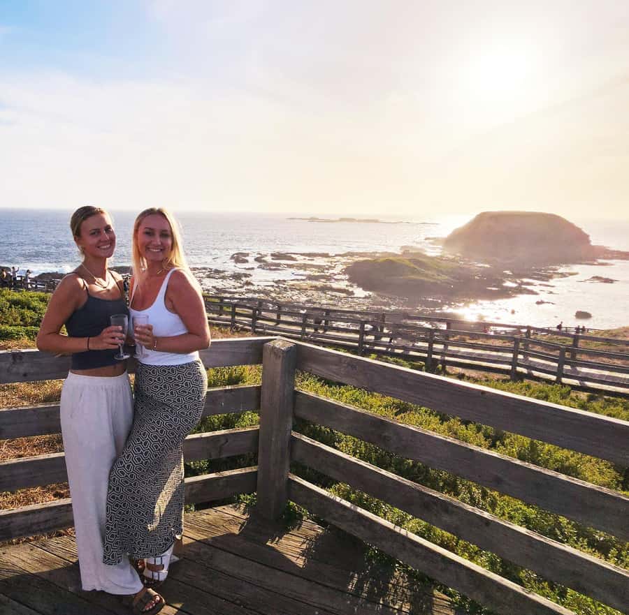 Melbourne: Boutique Phillip Island Wine, Dine & Penguin Tour - Cowes gives you breathing room
