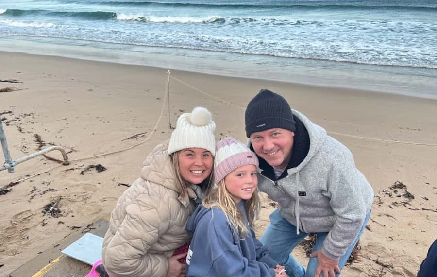 Melbourne: Boutique Phillip Island Wine, Dine & Penguin Tour - The road to Summerland Beach