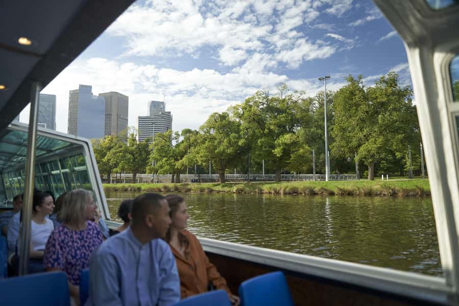 Melbourne City Cruise with Tea, Coffee, and Commentary - Who should book this cruise?