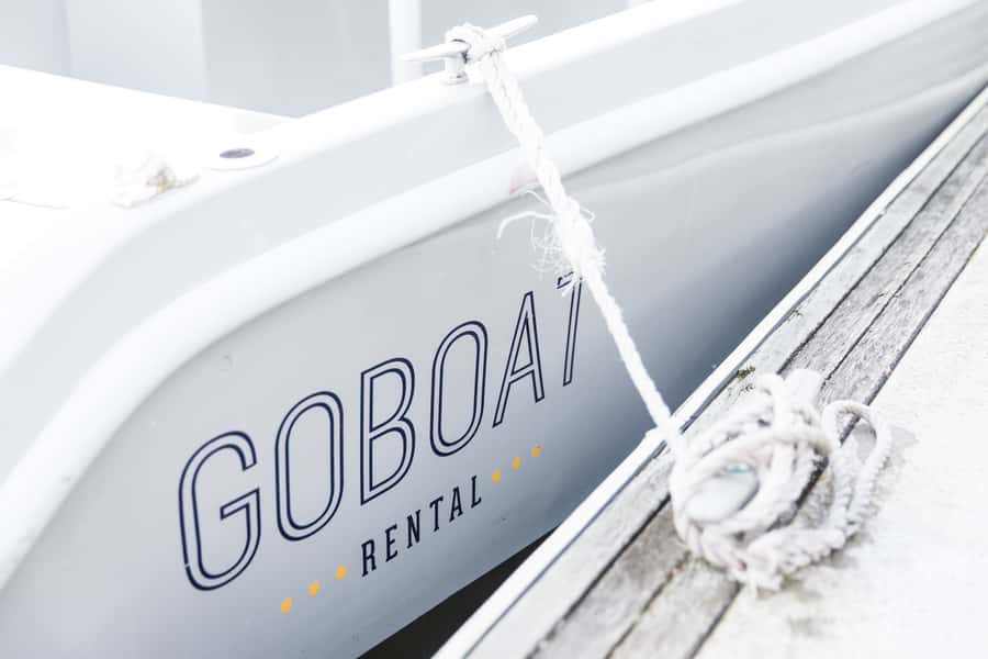Melbourne: Electric Picnic Boat Rental on the Yarra River - Weather, comfort, and useful preparation