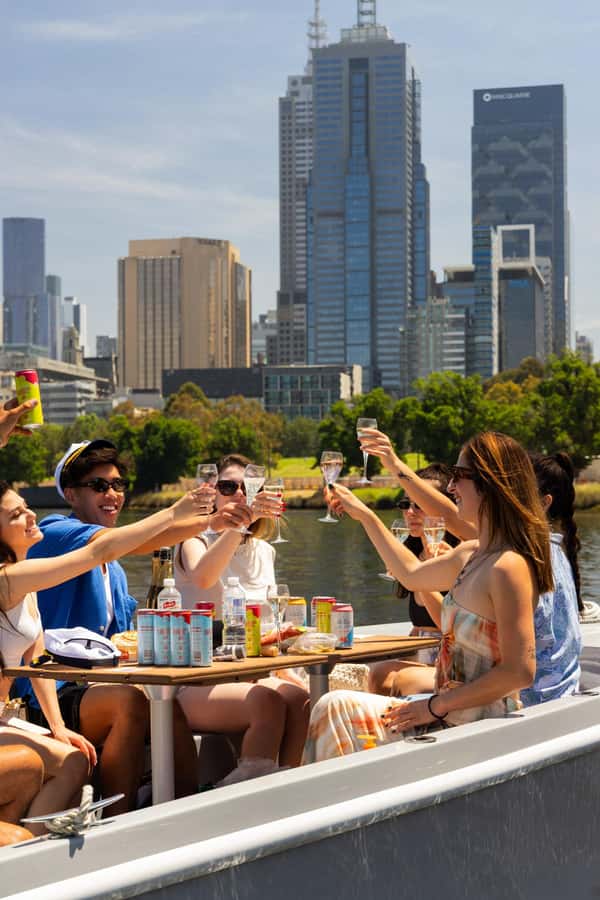 Melbourne: Electric Picnic Boat Rental on the Yarra River - Staff instruction without a formal guide
