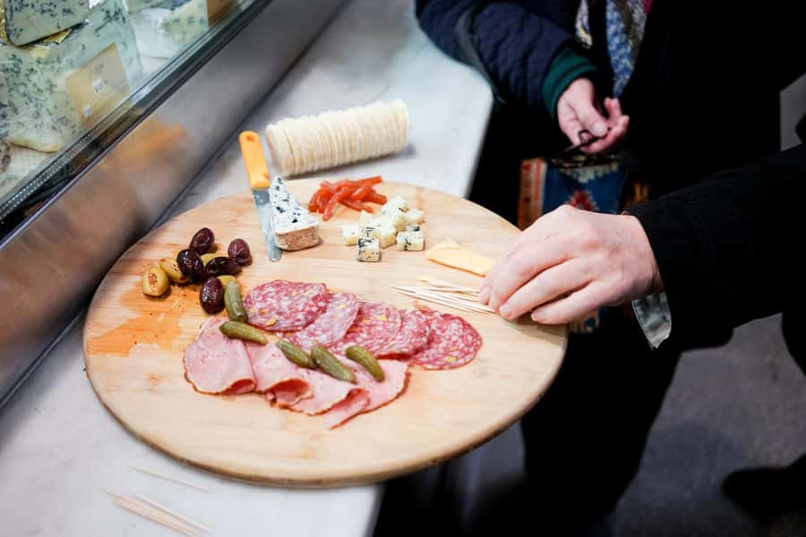 Melbourne Flavors: Queen Victoria Market Food Tour - Timing, weather, and comfort
