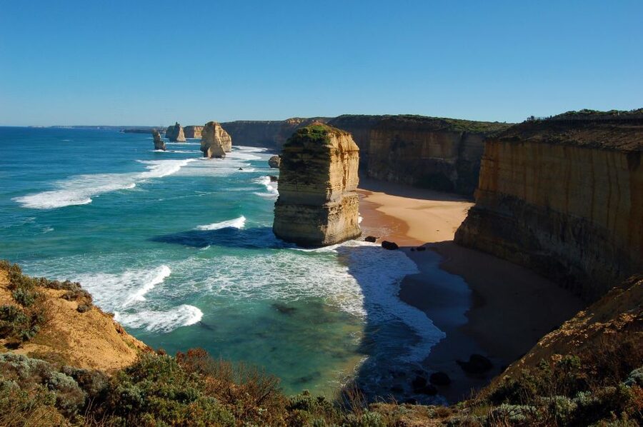 Melbourne: Great Ocean Road Extended–Top Stops&London Bridge - Apollo Bay is your main meal break