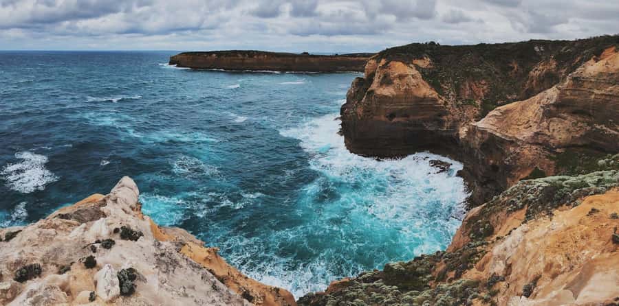 Melbourne: Great Ocean Road Max Highlights & London Bridge - Apollo Bay gives the day room to breathe