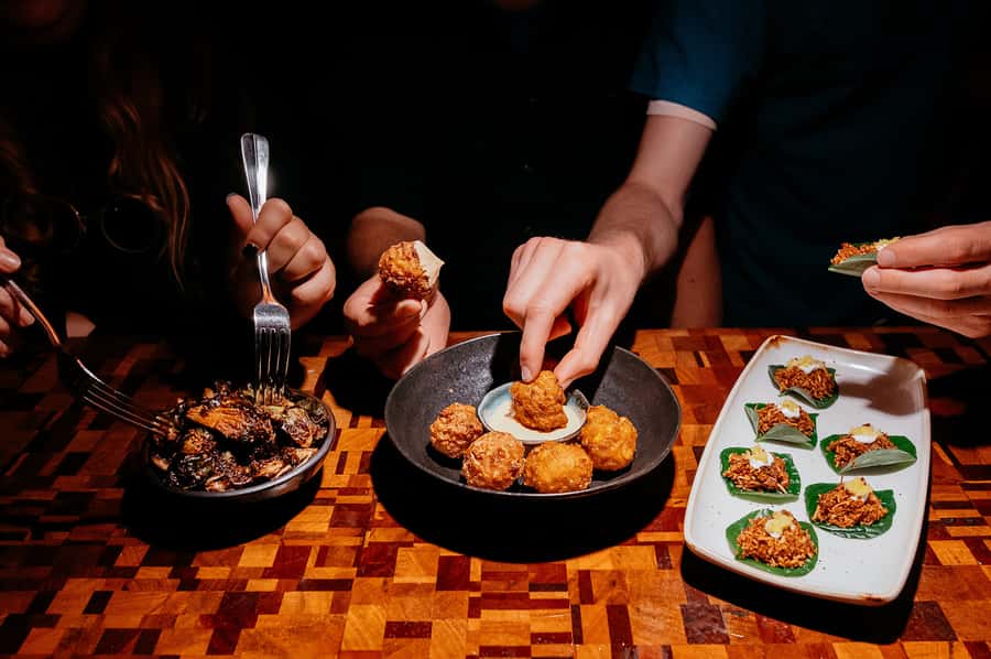 Melbourne: Guided Night-Time Food Walking Tour - Who should book this Melbourne night tour?