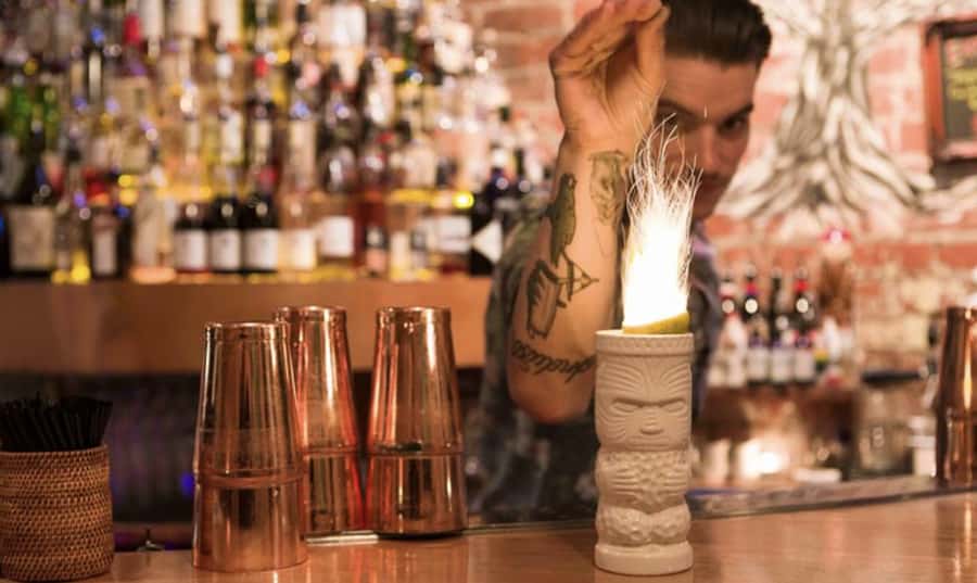 Melbourne: Laneway Bar Tour Where Locals Drink - Meeting at Gordon Reserve, then setting off
