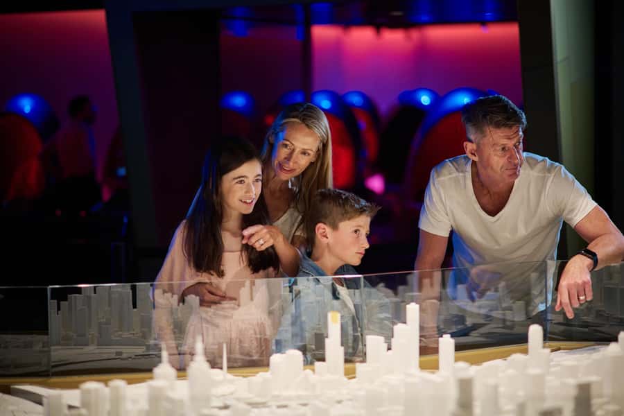 Melbourne: Melbourne Edge Experience - Reaching Melbourne Skydeck in 38 seconds