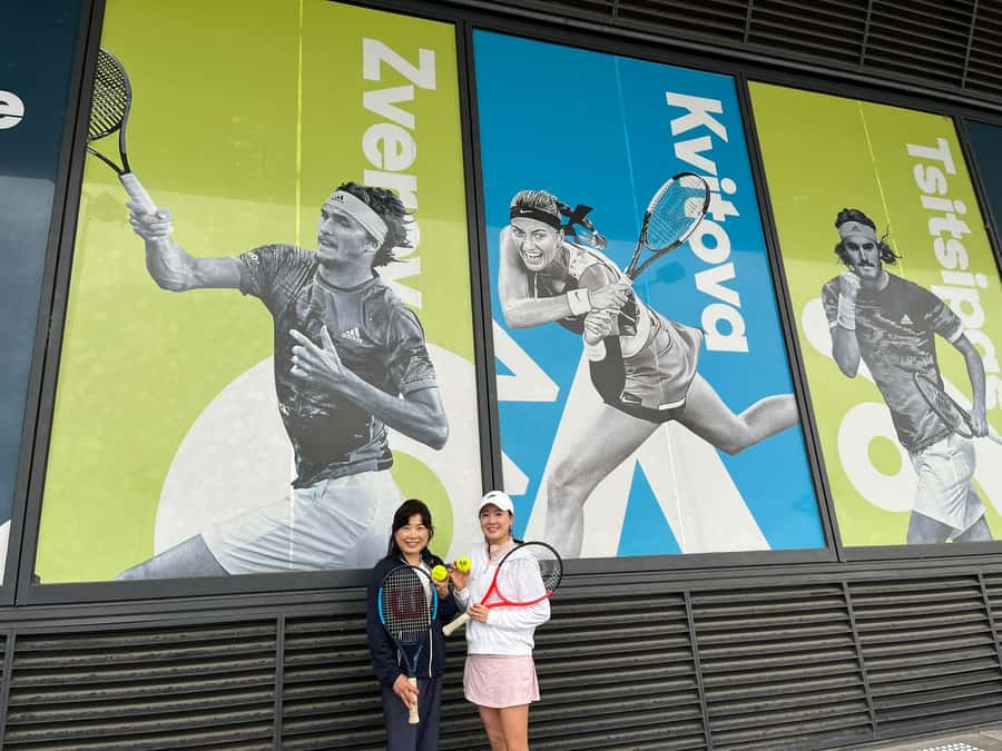 Melbourne Park Tennis Sporting Experience - Walking into Melbourne Park and the Australian Open grounds