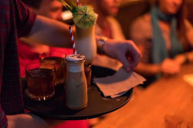Melbourne's Living Laneway Scene: Local Bars and Their Stories - Who should take this tour