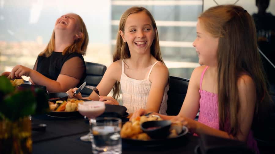 Melbourne: Skydeck and Altitude Dining Experience - A three-course meal at Eureka 89