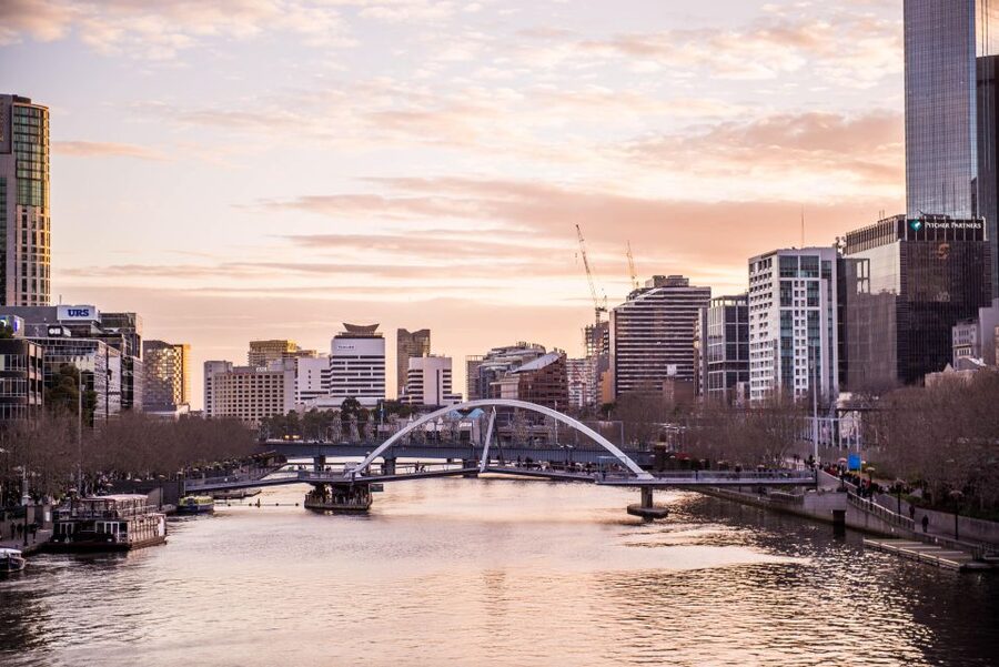 Melbourne: Spirit Of Melbourne Yarra River Lunch Cruise - Dietary needs, children, and access