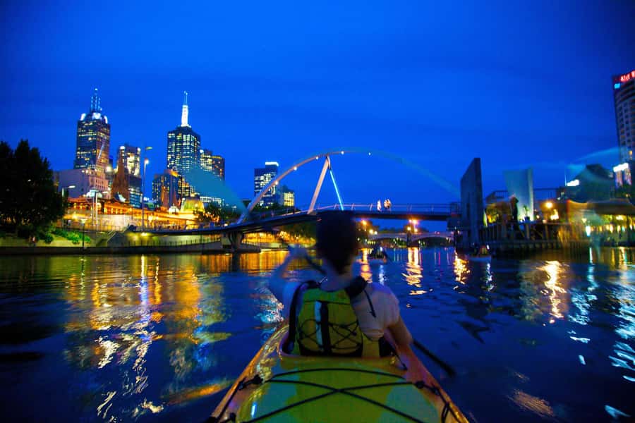 Melbourne: Sunset Kayak Tour with Dinner - Why seeing Melbourne from the Yarra feels different