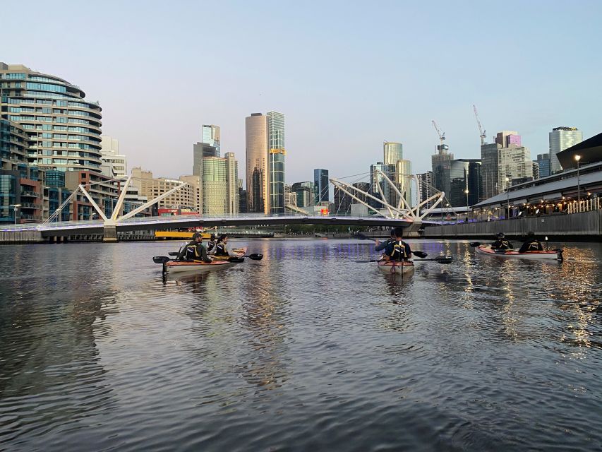 Melbourne: Sunset Kayak Tour with Dinner - Finishing at the Rowing Sheds