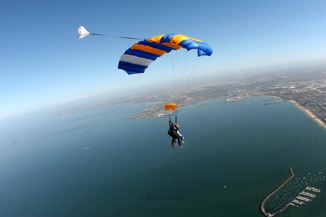 Melbourne: Tandem Skydive Experience over St. Kilda Beach - The climb to 15,000 feet above Melbourne