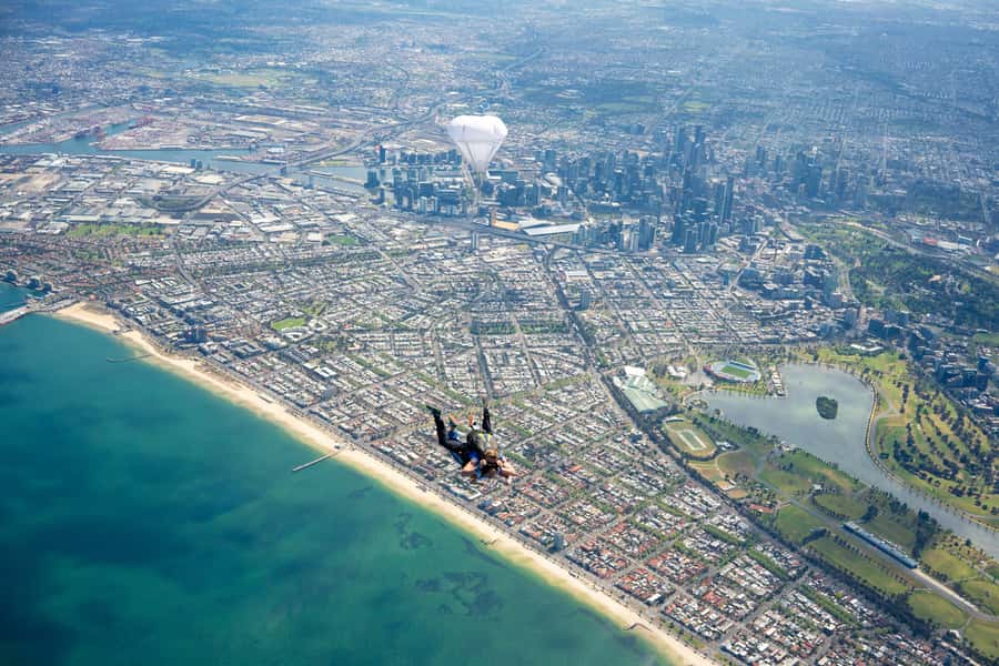 Melbourne: Tandem Skydive Experience over St. Kilda Beach - How to plan your St Kilda day